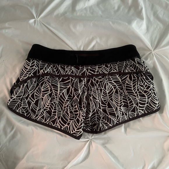 Lululemon shorts - Picture 3 of 3